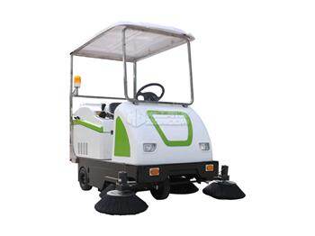 座驾式电动扫地�R